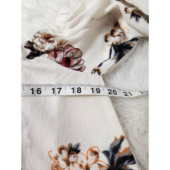 Umgee Womens Blouse White Floral 3/4Bell Sleeve Off Shoulder‎ Loose Fit Boho S - Picture 4 of 7